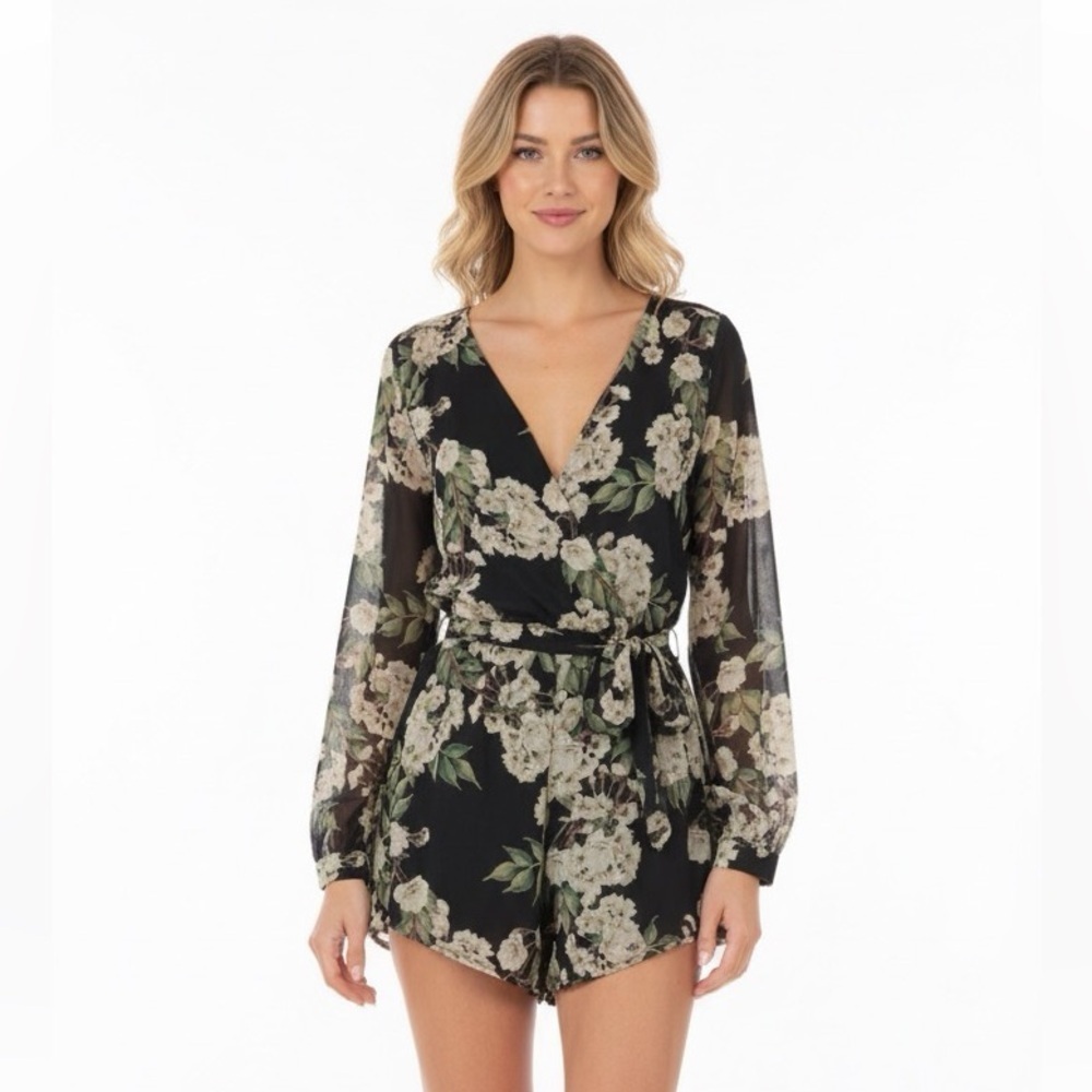 ASTR floral flirty romper